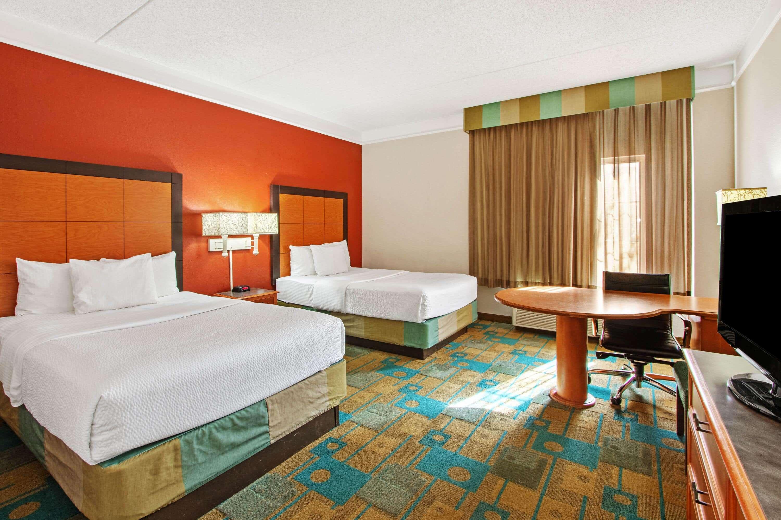 Hotel La Quinta By Wyndham West 3*
