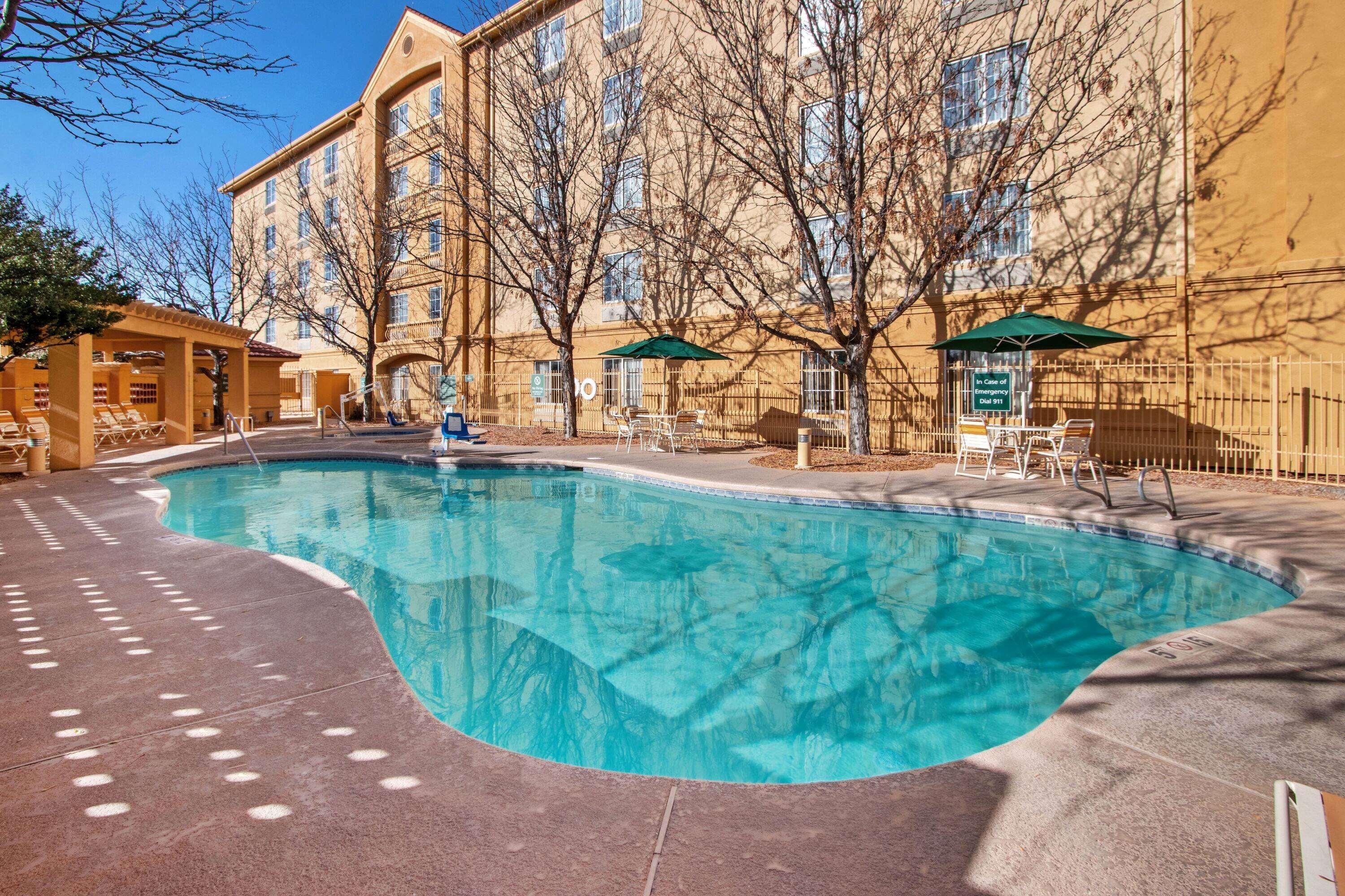 Hotel La Quinta By Wyndham West 3*